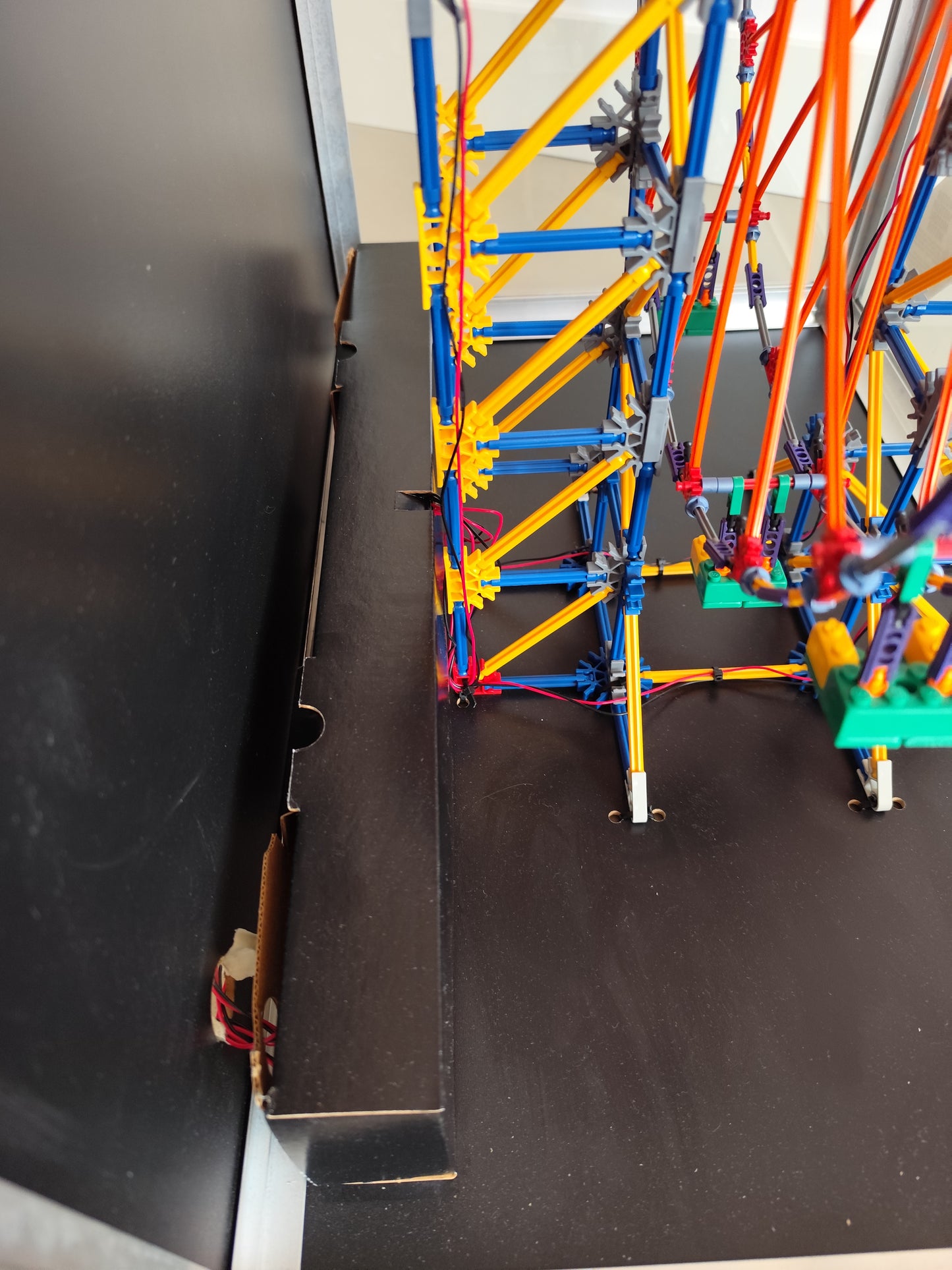K'nex Store display model Ferris wheel with working motion sensor and custom motor